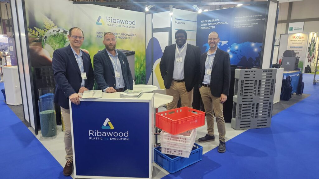 alt="Equipo comercial de Ribawood en Empack Oporto 2025: Rusbert Drake, Guillermo Barraguer, Menno Overvelde y Juan Martín."